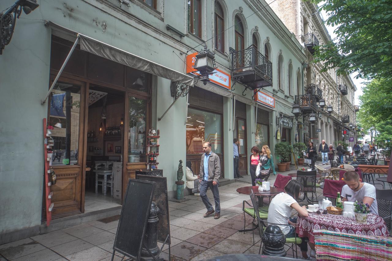 Bon Voyage Hostel Tbilisi Exterior foto